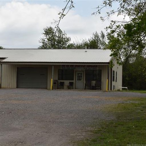 1841 W Choctaw Street, Tahlequah, OK 74464 United States Retail